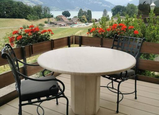 Alpine Stay Thun Gateway to Interlaken & Bernese Oberland in Einigen