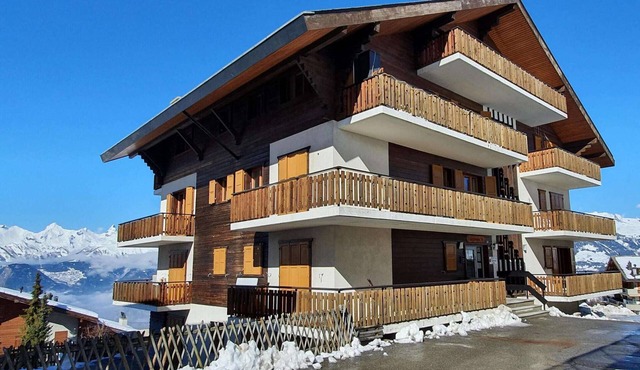 Apartment for 8 in Veysonnaz