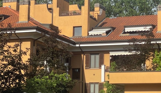 Apartment in luxury residential area, well connected with the city center