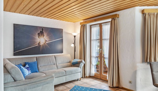 Apartment 'Karwendel' with Mountain View, Balcony and Wi-Fi in Mittenwald