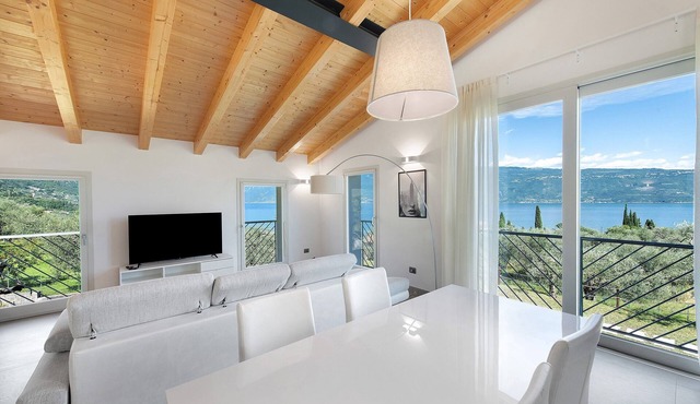Apartment 'Orchidea' with Lake View, Wi-Fi and Air Conditioning