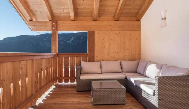 Apartment “Paradies” near Seiser Alm with Mountain View, Sauna, Wi-Fi & Balcony in Kastelruth