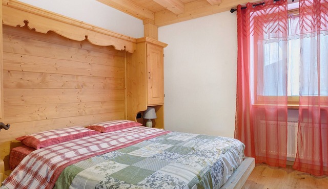 Apartment 'Piano Terra 2' with Mountain View, Private Terrace and Wi-Fi in Romeno