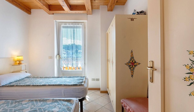 Apartment 'Vento Alpino Vista Lago' with Mountain View, Balcony and Wi-Fi