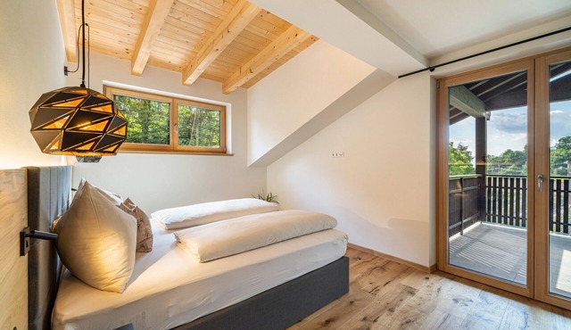 Apartment "Wiesgut Golden" with Mountain View, Private Terrace and Wi-Fi