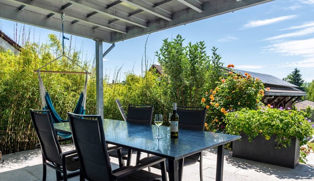 Apartment with Large Covered Private Terrace and Wi-Fi