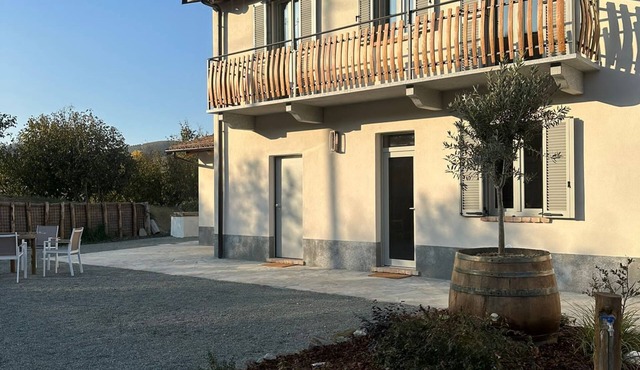 Apartment with outdoor pool and whirlpool, sauna, Wi-fi,a/c and free parking in Piemonte