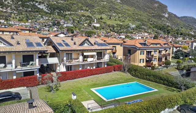 Apartment with pool, parking space, 2 bedrooms, pedestrian area