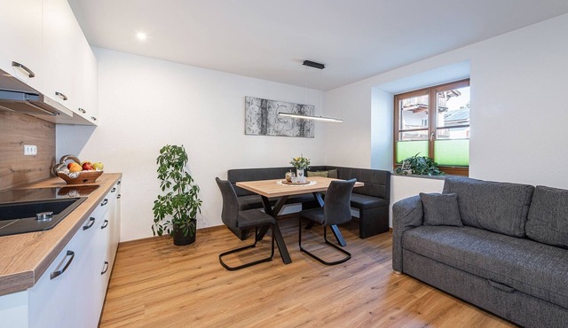 Apartment 'Wohnung Morgenduft Schnalserhof' with Mountain View, Shared Terrace and Wi-Fi