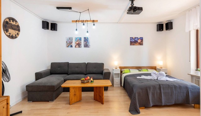 Apartment 'Zwergenbau' with Shared Garden, Balcony, and Wi-Fi in Badenweiler