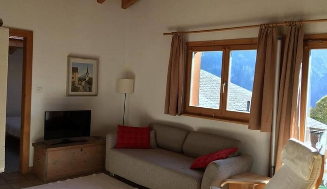 Aussichtsreiche Dachwohnung 'Ramoz' mitten im Do by Interhome