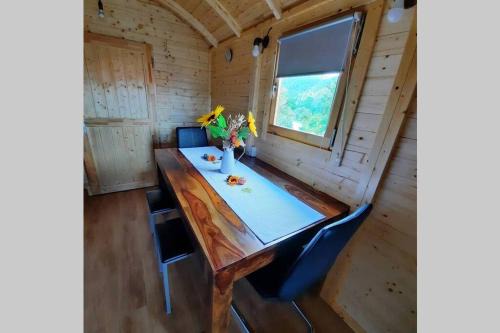 Autarkes Tiny House mit Rheinblick