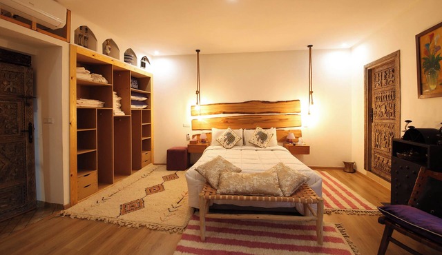 Authentic Berber mountain stay with panoramic Atlas views and Moroccan food. in Marrakech
