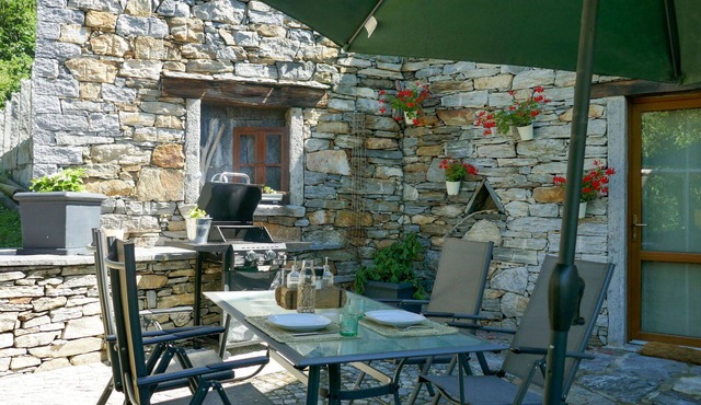 Beautiful apartment for 2 guests with WIFI, TV and patio