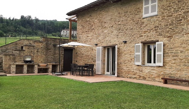 Beautiful private villa for 7 guests with A/C, private pool, WIFI, TV, veranda and panoramic view