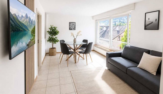 book2stay: Central Biel Apartment w/WiFi & modern Kitchen