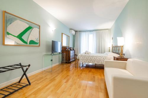 BOUTIQUE ROOMS Corso Mazzini 22 - Between Verona & Garda Lake in Bussolengo