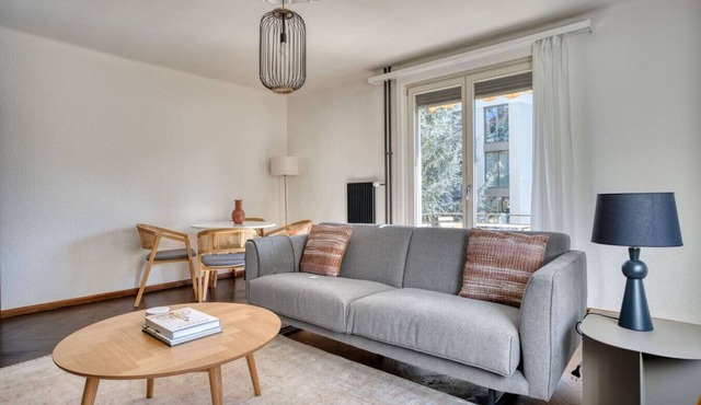 Bright 2-BR in Wipkingen — garden, balcony & tram nearby