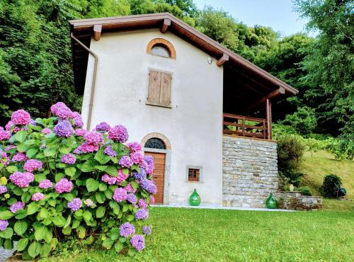 Ca Del Livello Where Nature Whispers and Summer Lingers in Canzo
