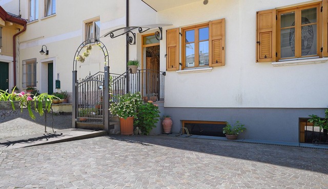 ‘Canyon’ Apartment with Mountain Views, Pet Friendly