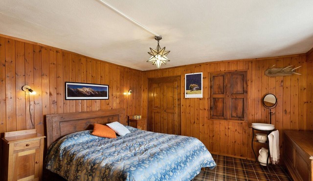 Casa Alpinone: rustic independent country house with private garden and orchard