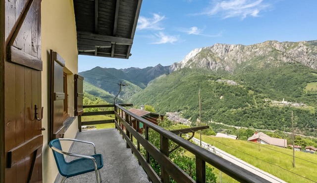 Casa Clelia Centovalli with Private Garden, Moneto, Switzerland