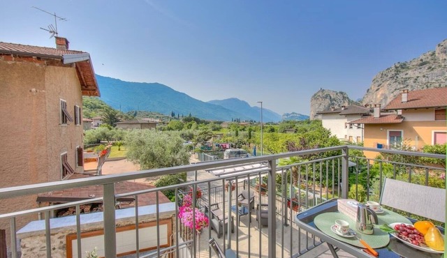 Casa del sole in the Moletta area, a corner of paradise just outside Arco