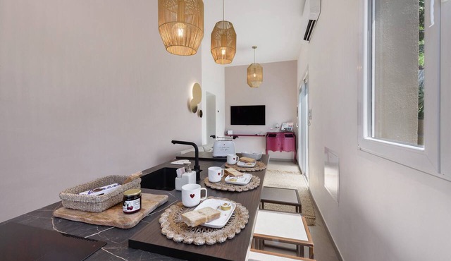 Casa Teresa Suite in Como with Private Garden and Free Parking