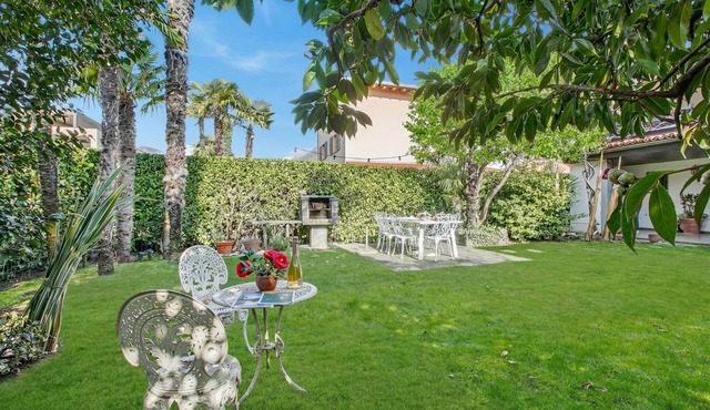 Casa Viola Garden in Losone for 4, Losone, Switzerland