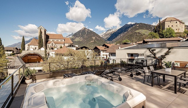 Chalet Apartment Stefan – Central Location with Mountain Views