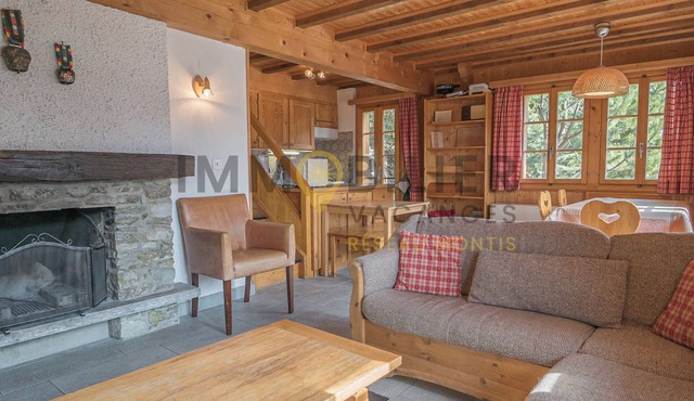 Chalet chaleureux et confortable, idéal pour 6 personnes, situé à 30 mètres des pistes et du départ