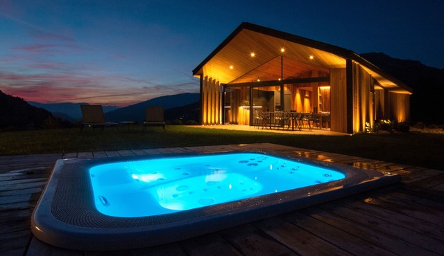 Chalet 'L Piz Dolomites' with Mountain View, Private Terrace and Wi-Fi