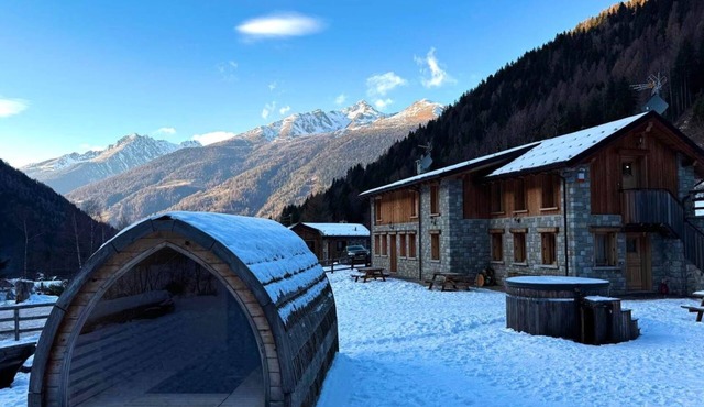 Chalet Les Combes - Two Bedroom Apartment, Sleeps 4
