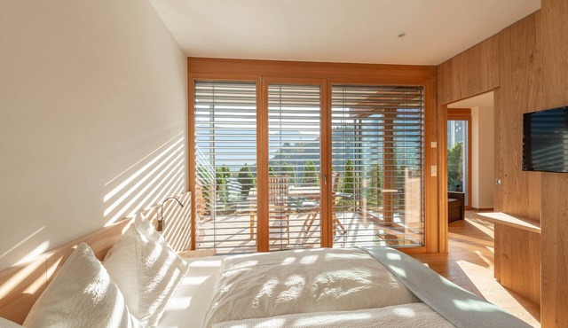 Chalet 'Moosbichlerhof Celina' with Mountain View, Shared Pool and Wi-Fi in Marling