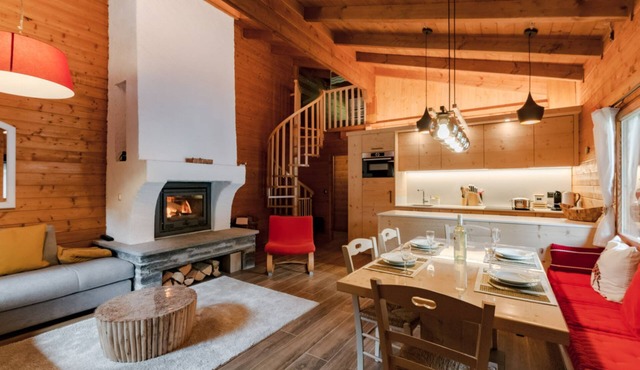 Chalet Soleada with Fireplace and Terrace for 5, Pian San Giacomo, Mesocco, Switzerland