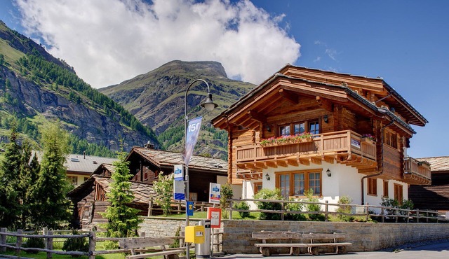 Chalet Ulysse Zermatt 4 guests/cosy/private garden/beautiful