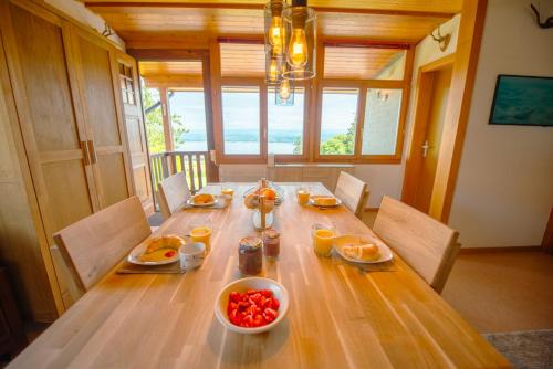 Chalet vue Alpes et lac