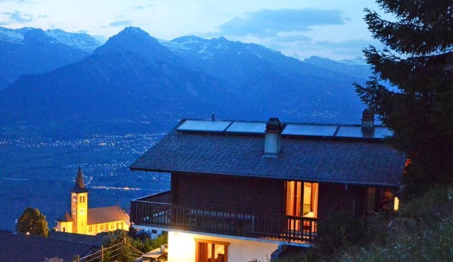 Chalet, wifi, terrace, balcony, fireplace or stove, parking, tv, 90m², Veysonnaz