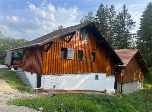 Charmant Petit Chalet 3 étoiles en Gruyère