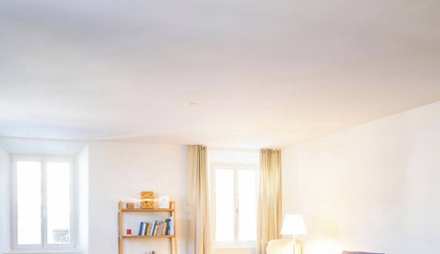 Chasa Stradun 203A – Centrally Located 1-Bedroom Apartment with Balcony and Fireplace in Scuol