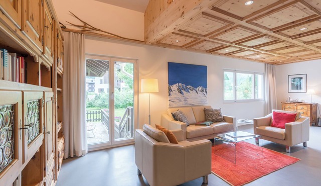 Chesa Lagrev 1 – Spacious Apartment with Fireplace & Terrace