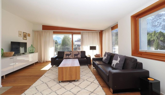 Chesa Solndanella – Stylish Vacation Rental with Valley and Mountain Views