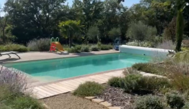 Comfortable accommodation ideal for relaxing vacations with private heated pool! in Ansouis
