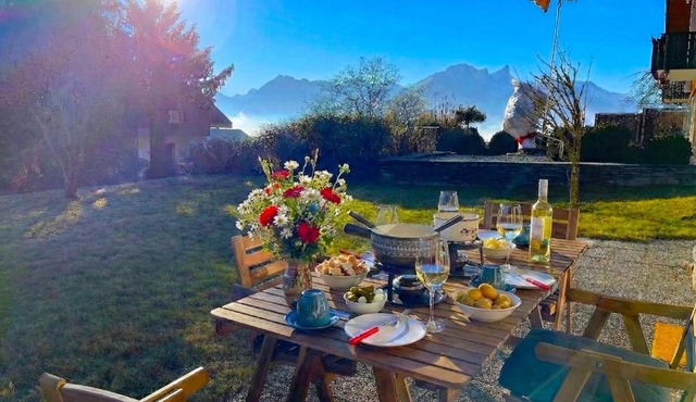 Concierge, Lake Thun/Alps Scenic Views by SwissHut