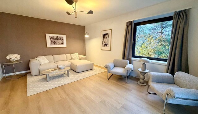 Cosy 2-BR with balcony & parking · Kilchberg