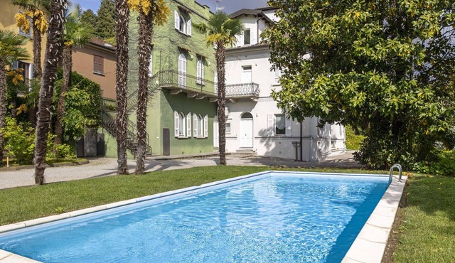 Cosy apartment for 4 people with A/C, pool and TV