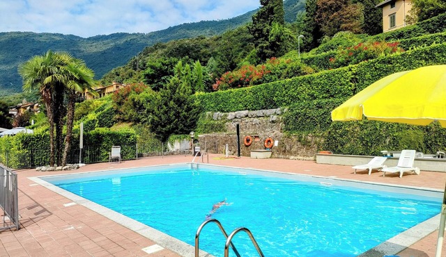 Court of Dreams! Just a stone's throw from the lake, pets allowed, and a residential pool!