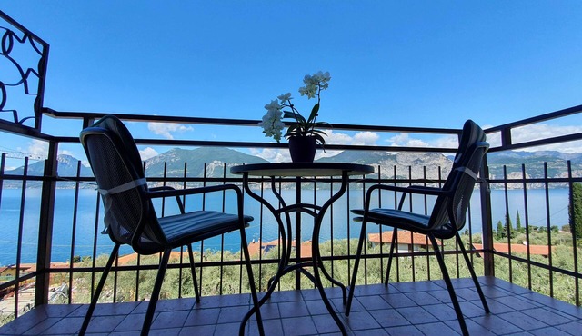 Cozy apartment 5 minutes from the beach with private parking