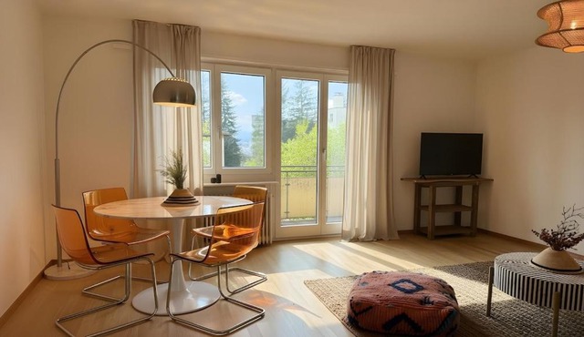 Cozy Spacious Apartment near Zurich City with Balcony & Free Parking