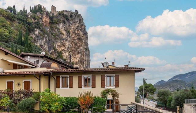 Crosina by Interhome